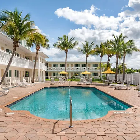 Downtown Hollywood Gardens Inn & Suites